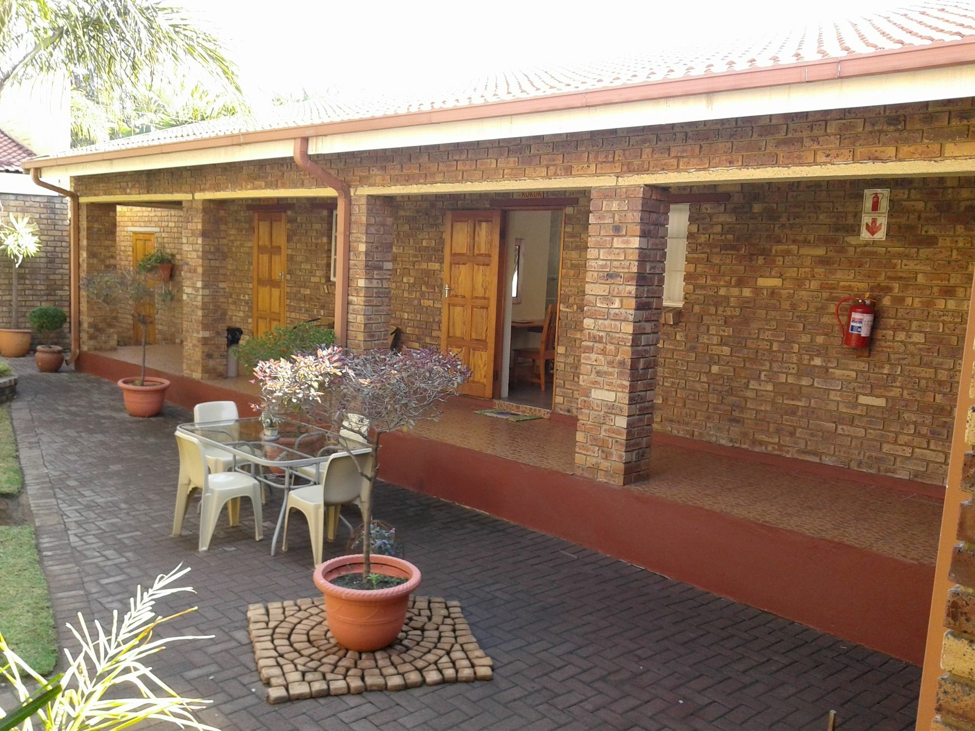 Kalahari Guest House eMalahleni Exterior photo